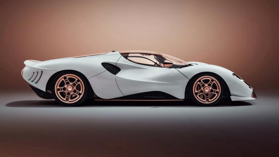 Το νέο De Tomaso P72 ήρθε με 700 άλογα και χειροκίνητο κιβώτιο